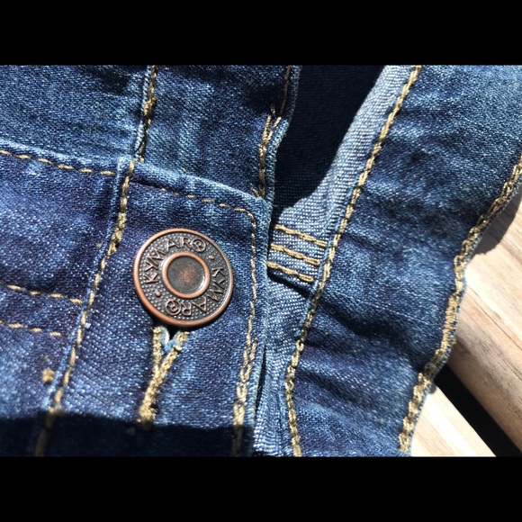 Ladies Jeans - Picture 5 of 9